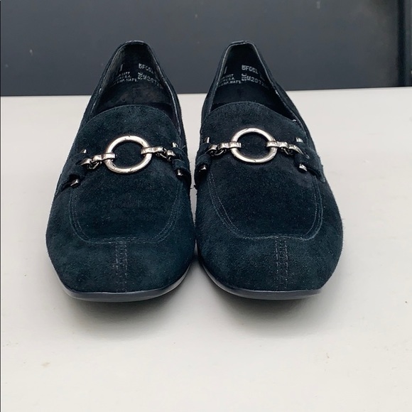 Munro American Suede shoes. Size 8 N. - Picture 6 of 8